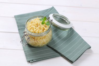 Bütün kabuğu çıkarılmış tane pişmiş