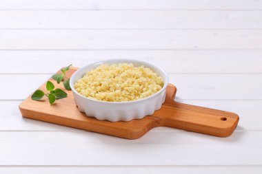 Bütün kabuğu çıkarılmış tane pişmiş