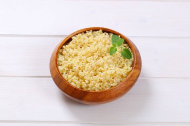 Bütün kabuğu çıkarılmış tane pişmiş