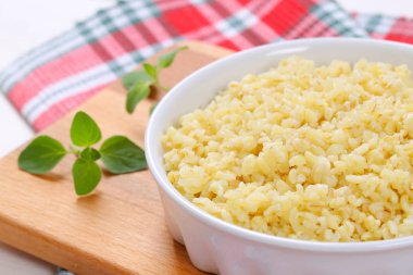 Bütün kabuğu çıkarılmış tane pişmiş