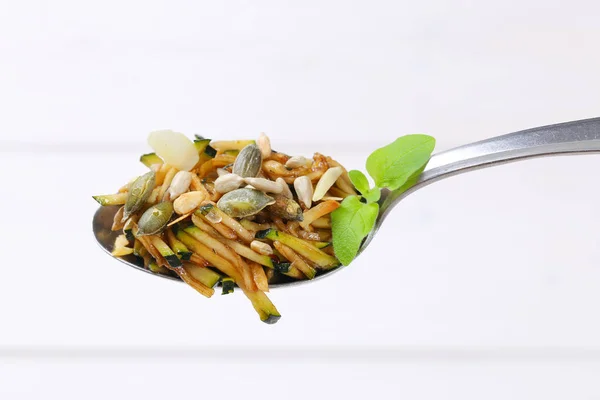Zucchini sallad med frön — Stockfoto