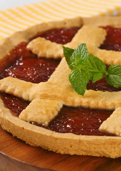 Strawberry jam tart with lattice — Stock Photo, Image