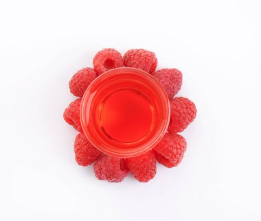 Ahududu suyu ve taze frambuaz