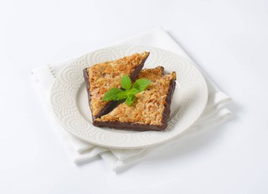 Üçgen Fındıklı kurabiye