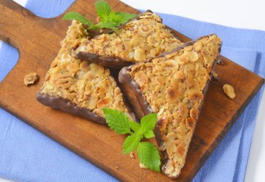 Üçgen Fındıklı kurabiye