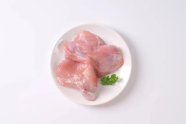 Cosce di pollo crudo — Foto Stock