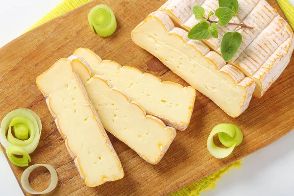 Slices of Alsatian Munster cheese — Stock Photo, Image