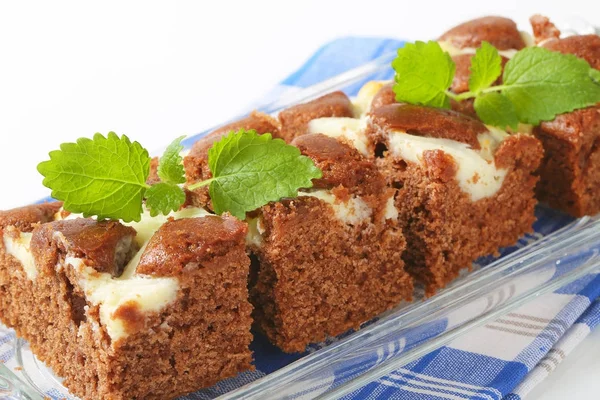 Gingerbread cake with cheese — Stock Photo, Image