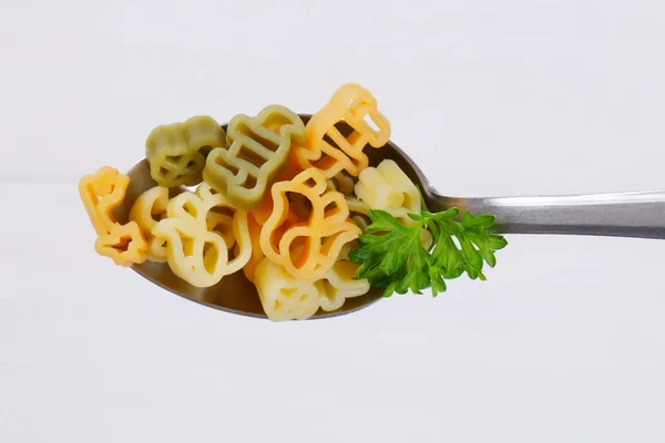 Kokt färgad pasta — Stockfoto