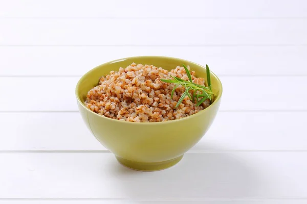 Bowl of cooked buckwheat — Stock Photo, Image