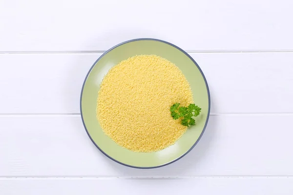 Piatto di couscous crudo — Foto Stock