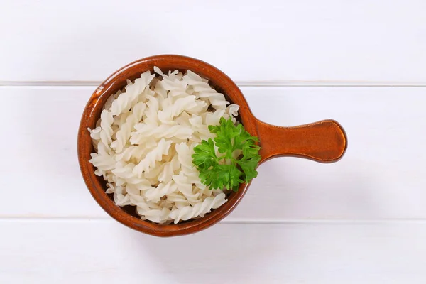 Рис pasta fusilli — стоковое фото