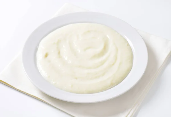 Tallrik av mannagryn pudding — Stockfoto