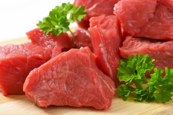 Roh gewürfeltes Rindfleisch — Stockfoto