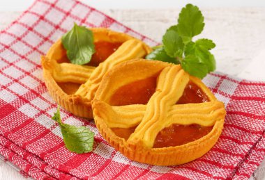 Kayısı reçeli tart