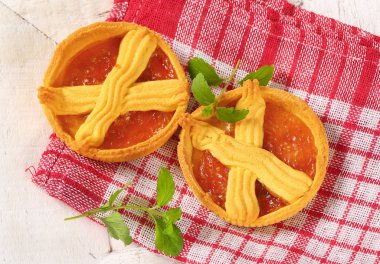 Kayısı reçeli tart