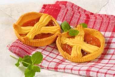 Kayısı reçeli tart