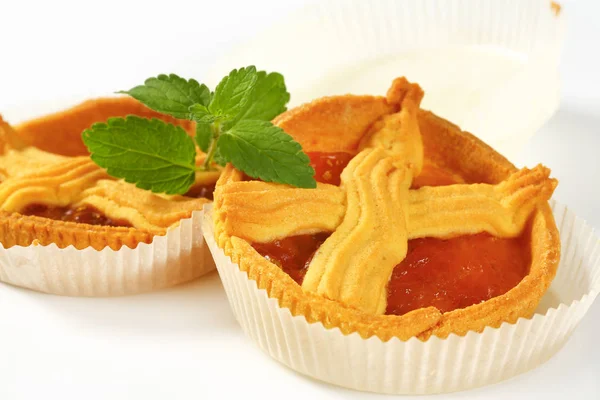 Apricot jam tarts — Stock Photo, Image