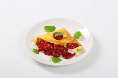 çilek ve krema ile Pancakes