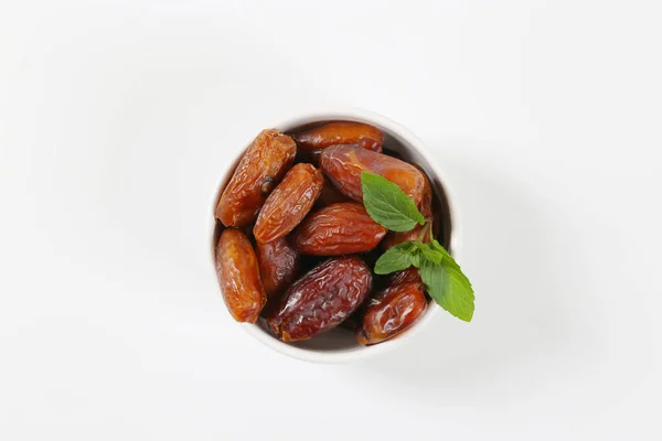 Bowl of dried dates — Stock Photo, Image
