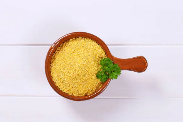 Panela de grãos de milho cru — Fotografia de Stock