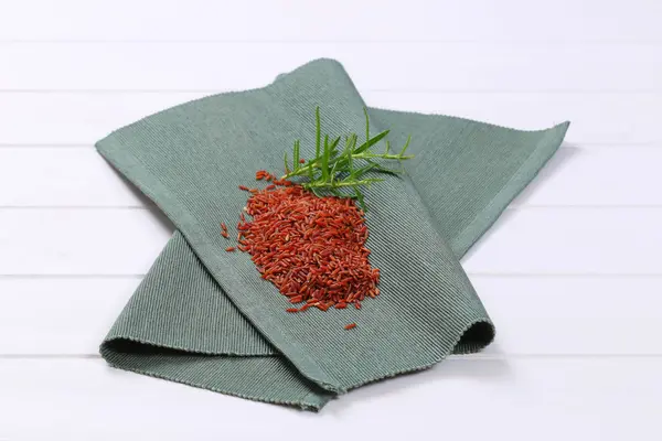 Kırmızı pirinç yığını — Stok fotoğraf