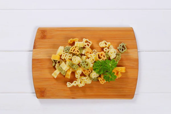 Gekleurde pasta gekookt — Stockfoto