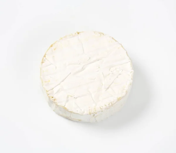 Queso con corteza blanca —  Fotos de Stock