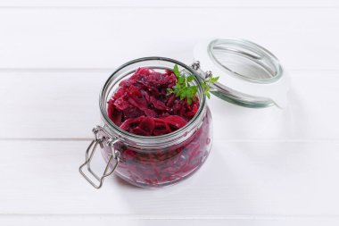 kırmızı lahana turşusu