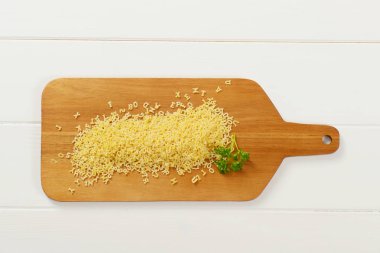 alfabe pişmemiş makarna