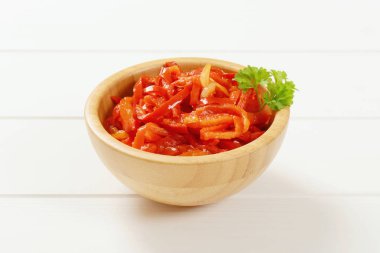 kırmızı biber turşusu