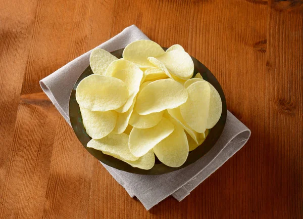 Croustilles de pommes de terre salées — Photo