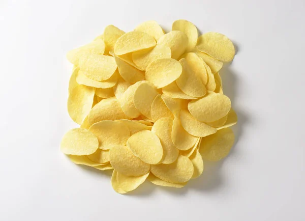 Gesalzene Kartoffelchips — Stockfoto