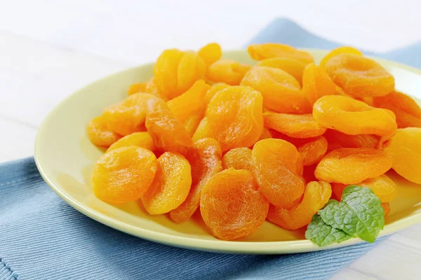 Плита сушеных абрикосов — стоковое фото