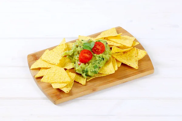 Tortilla chips with guacamole — Stock Photo, Image