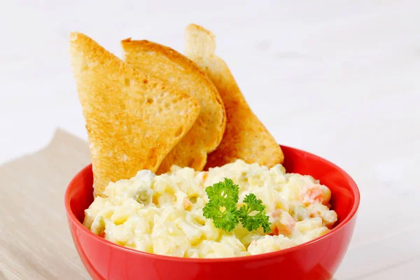 Potato salad with toast — Stock Photo, Image