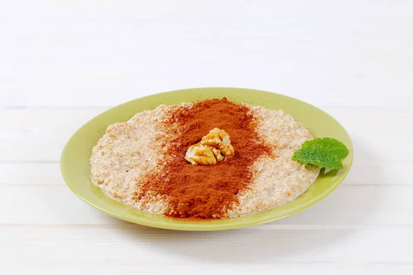 Piatto di porridge di farina d'avena — Foto Stock