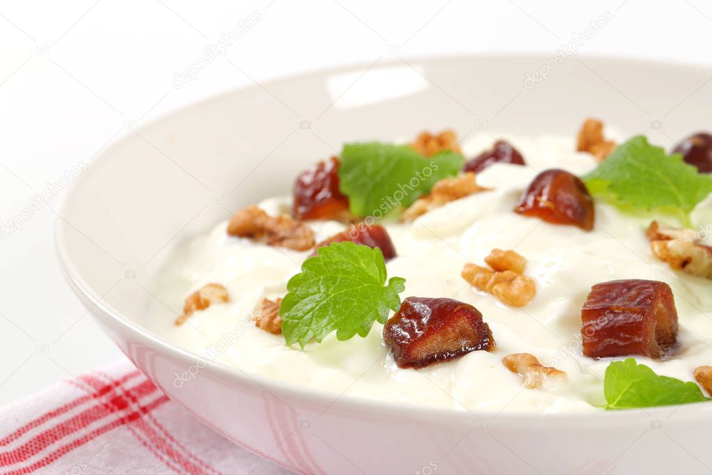 yogurt with walnuts and dates