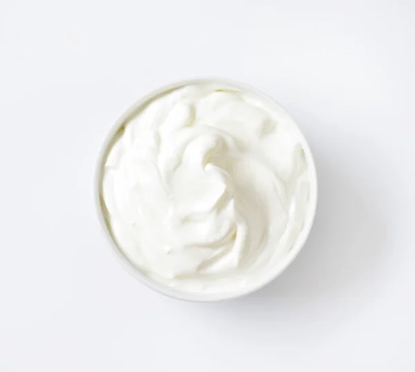 Миска белого крема — стоковое фото