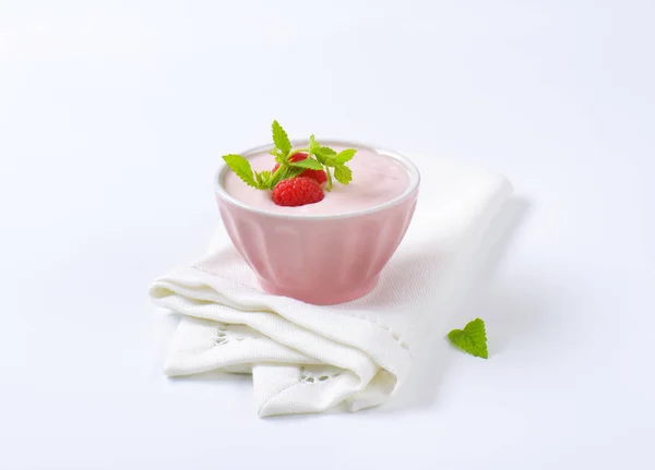 Ahududu yoğurt kase — Stok fotoğraf