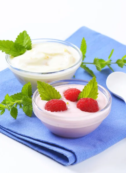 Bowls of fruit yogurt — Stock Photo, Image