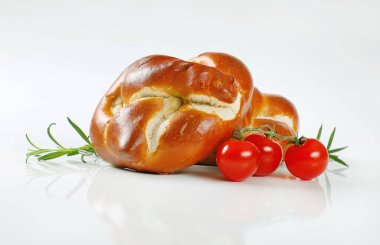 Düğüm şeklinde akşam yemeği rulo