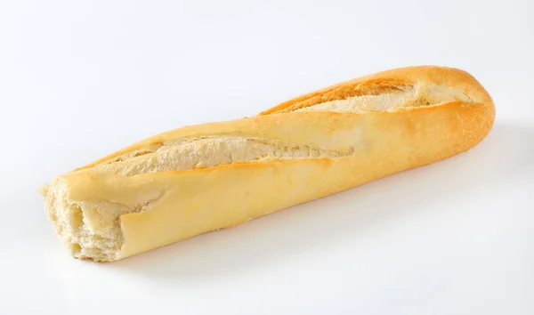 Hälfte des französischen Baguette — Stockfoto