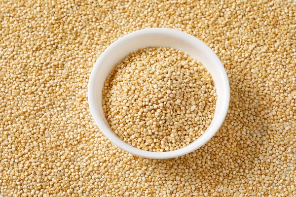 Witte quinoa zaden — Stockfoto