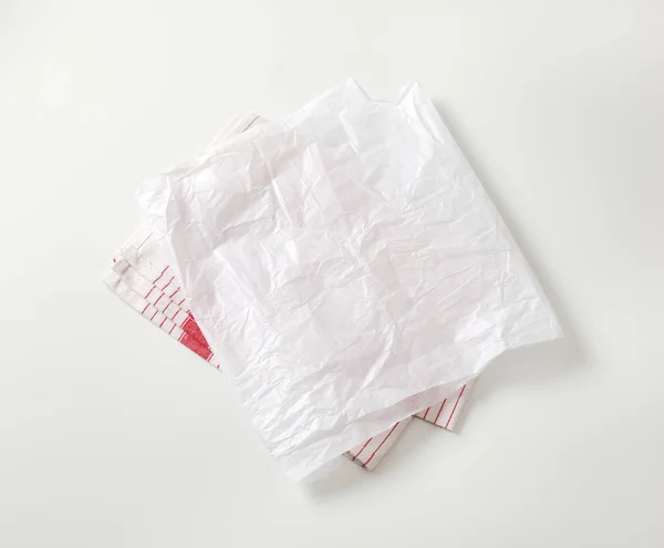 Papel carnicero blanco y toalla de cocina — Foto de Stock