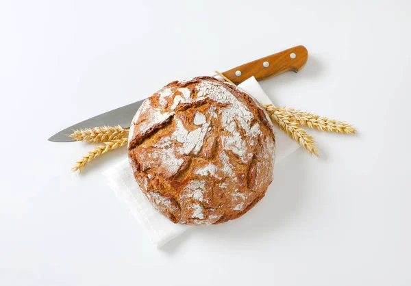 Pane rustico con crosta croccante — Foto Stock