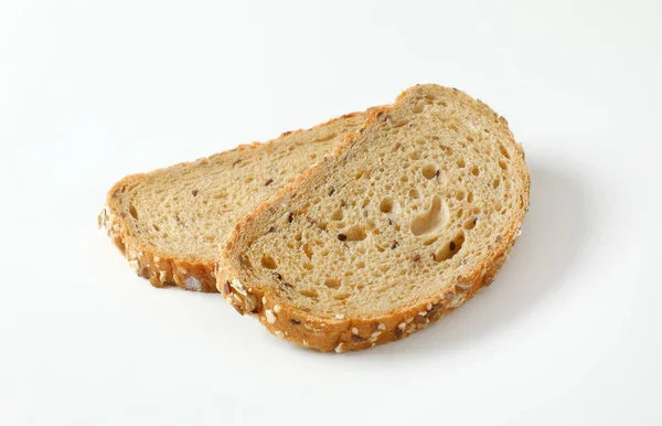 Twee sneetjes volkoren brood — Stockfoto