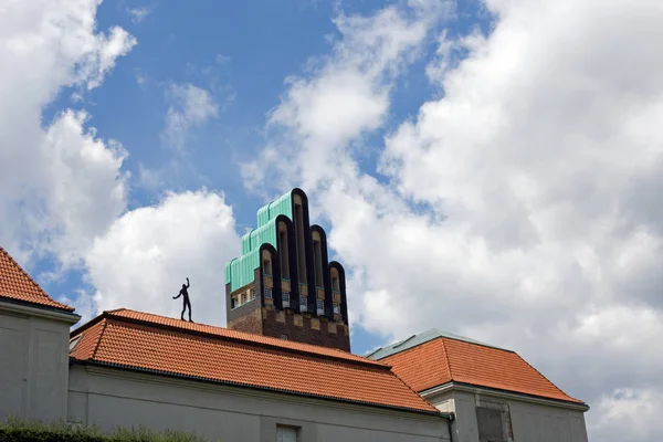 Torre de bodas y figura artística en Darmstadt —  Fotos de Stock