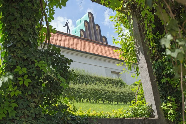 Bröllop-tornet och konst figur i Darmstadt — Stockfoto