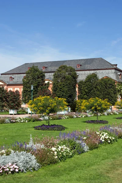 Tuin van de Orangerie in Darmstadt (Hessen, Duitsland) — Stockfoto